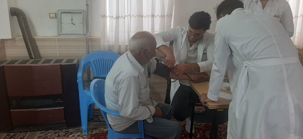 ارائه خدمات مراقبتی و بهداشتی به سالمندان روستاهای اروک و اسو توسط گروه آموزشی پرستاری سلامت جامعه